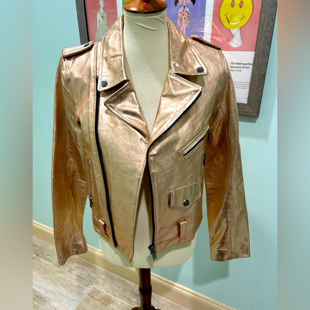 Chic and sexy!Zara Rose gold Motorcycle jacket.size small